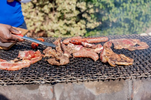 Meat on the braai stand